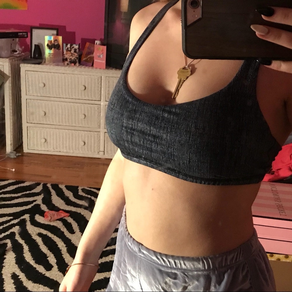 Lululemon free to be sports bra